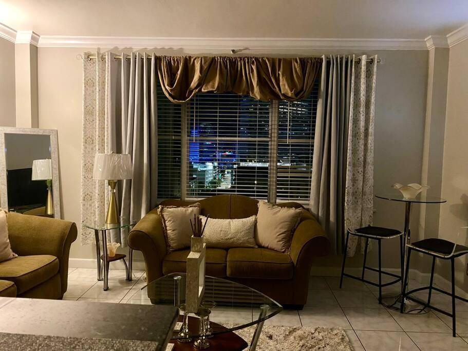 Cozy Downtown Condominium ジャクソンビル エクステリア 写真