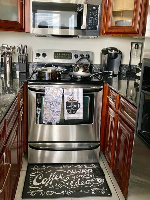 Cozy Downtown Condominium ジャクソンビル エクステリア 写真