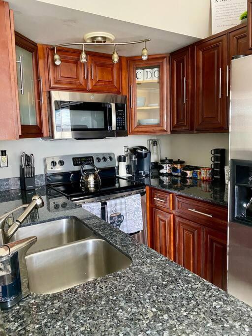 Cozy Downtown Condominium ジャクソンビル エクステリア 写真